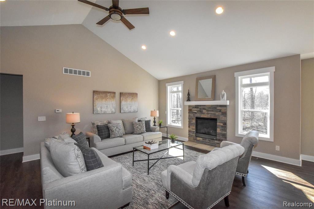 28 Timberleaf Drive Brighton, MI 48114 - Photo 8 of 32
