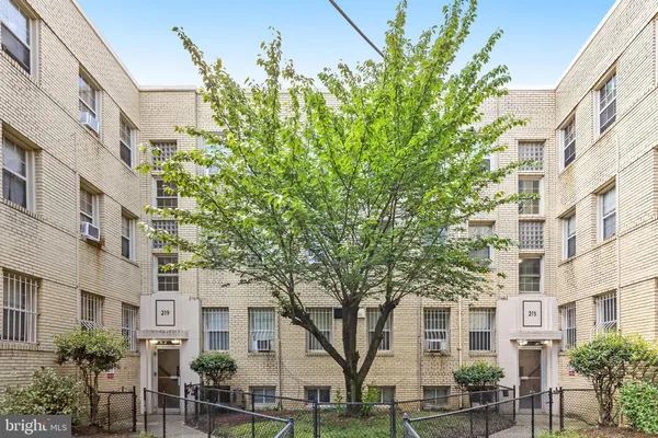 $1,329 | 215 Oakwood Street Southeast, Unit 301, Washington, DC 20032