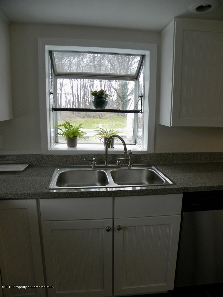 325 Leach Hill Road Clarks Summit, PA 18411 - Photo 12 of 25 Gallery Image 12