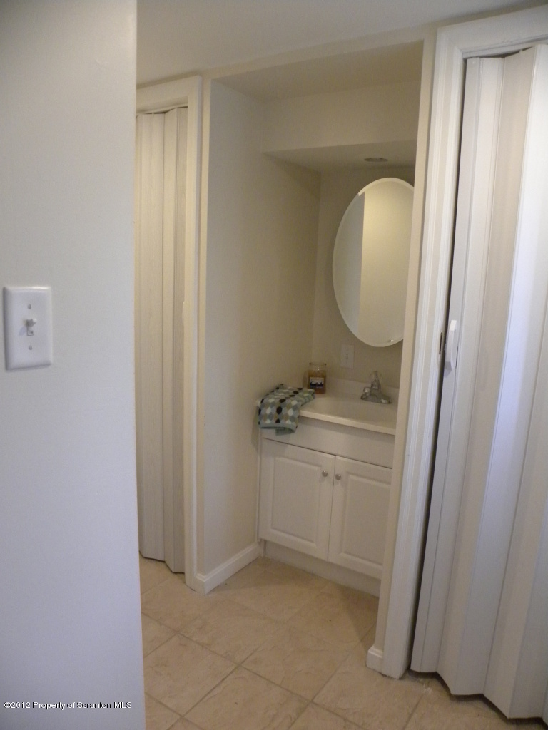 325 Leach Hill Road Clarks Summit, PA 18411 - Photo 9 of 25 Gallery Image 9