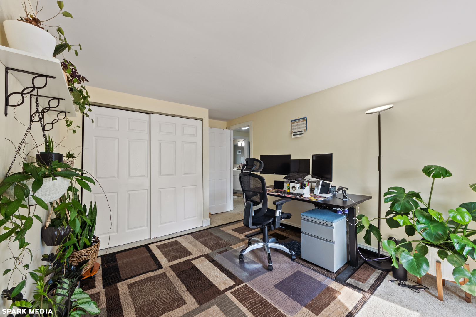 7612 Manchester Manor Hanover Park, IL 60133 - Photo 18 of 30 a workspace with furniture
