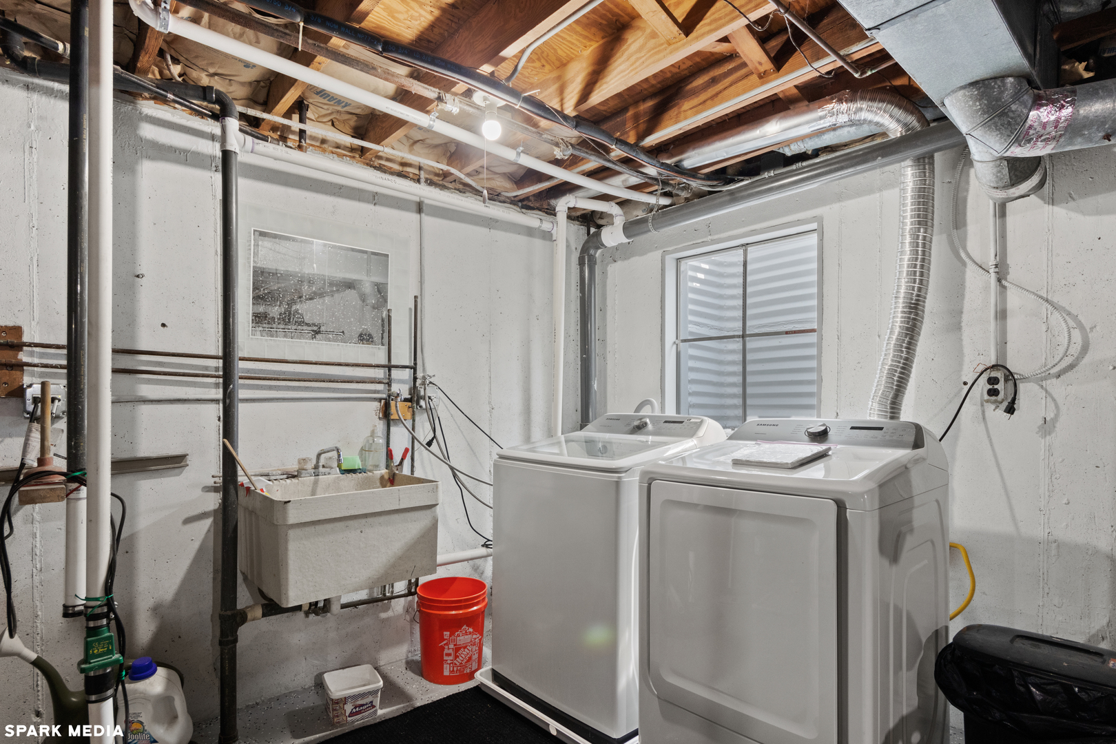 7612 Manchester Manor Hanover Park, IL 60133 - Photo 23 of 30 a utility room with dryer and washer