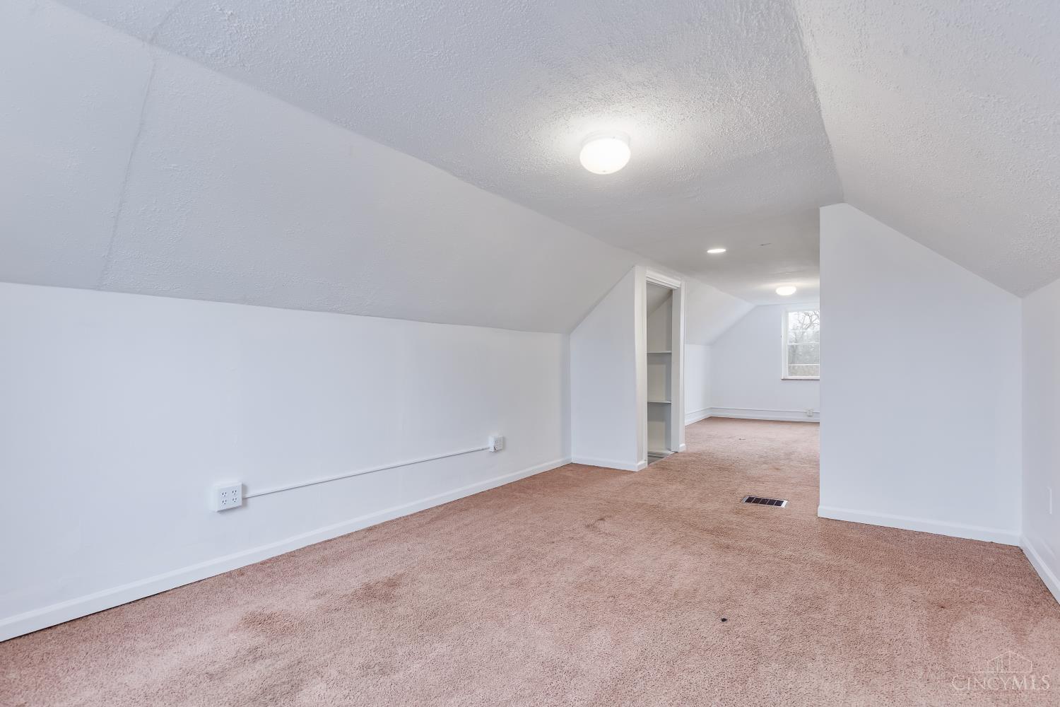 521 Roebling Road Cincinnati, OH 45238 - Photo 19 of 38 Gallery Image 19