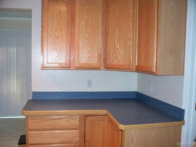 hurd kitchen view2