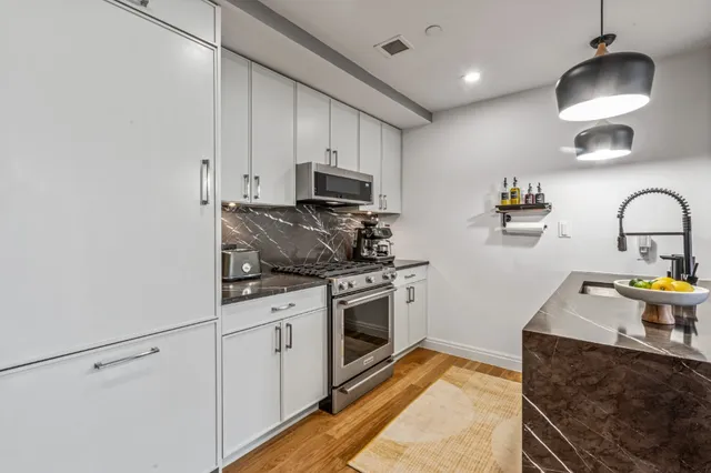 $1,050,000 | 554 4th Avenue, Unit 3D | Gowanus