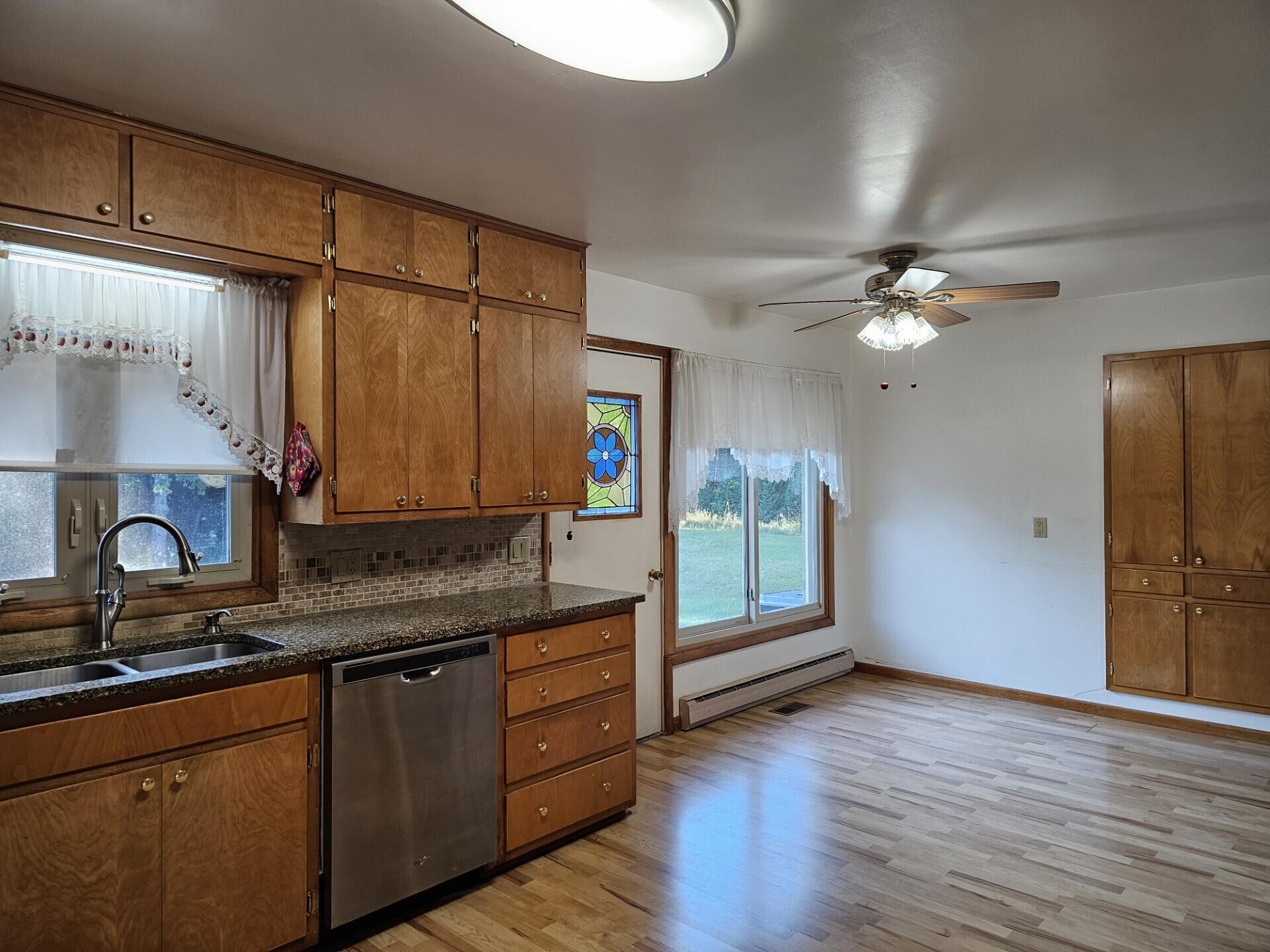 4872 Lester Avenue Fremont, MI 49412 - Photo 14 of 35 Dinning Area