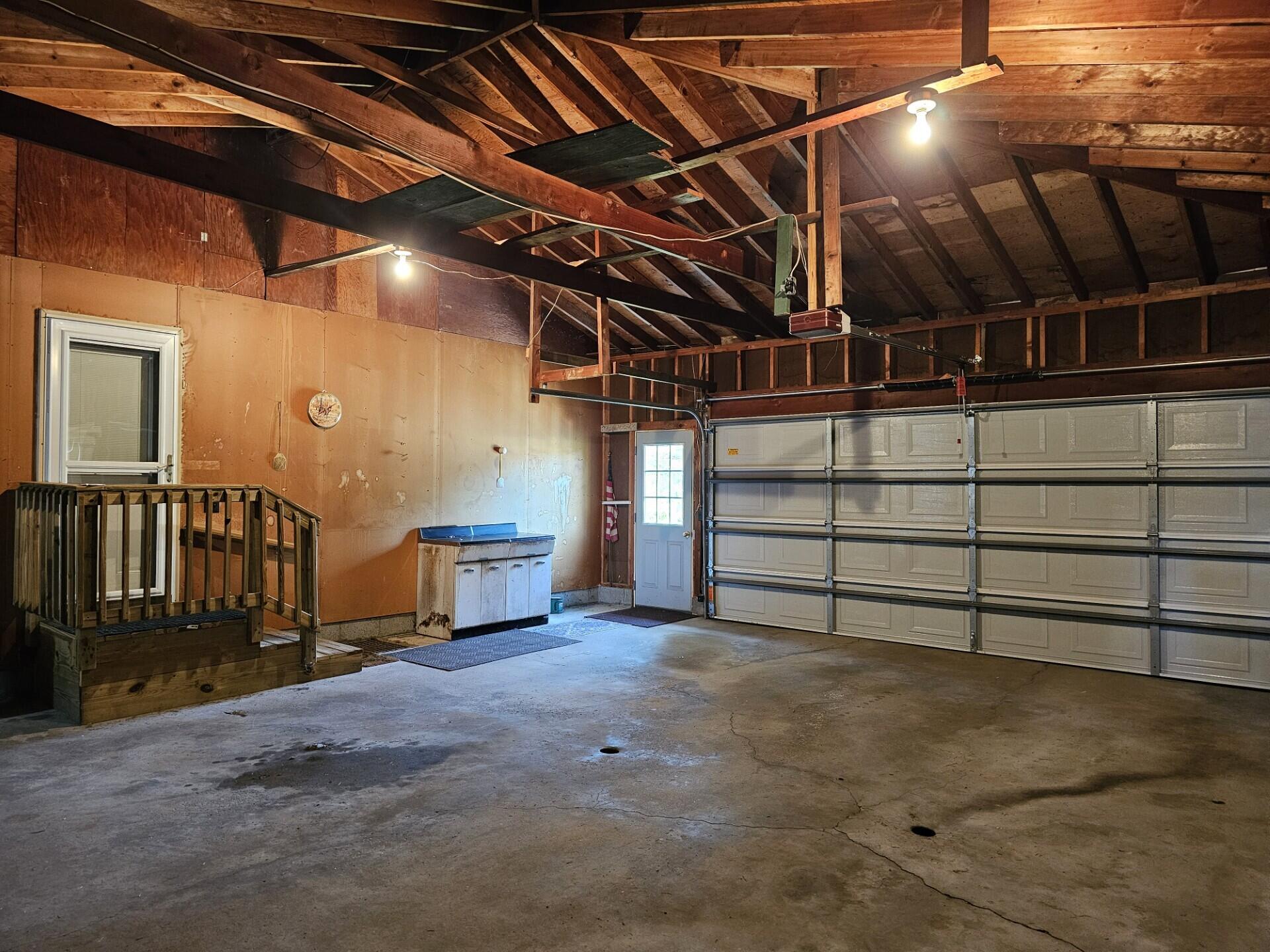 4872 Lester Avenue Fremont, MI 49412 - Photo 33 of 35 Garage
