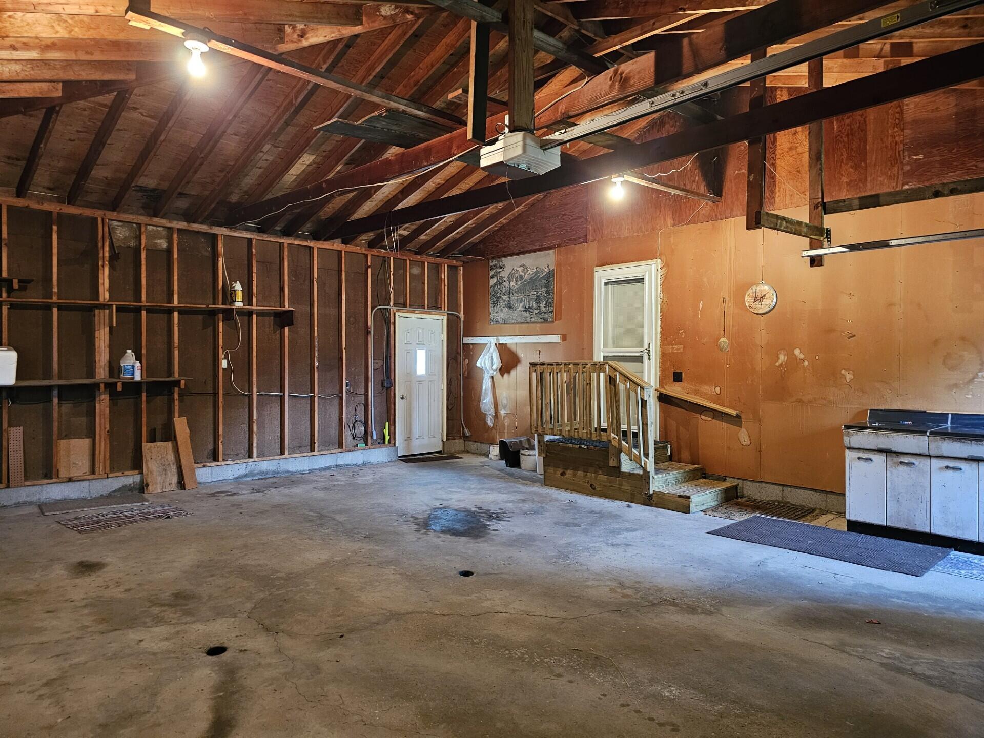 4872 Lester Avenue Fremont, MI 49412 - Photo 34 of 35 Garage