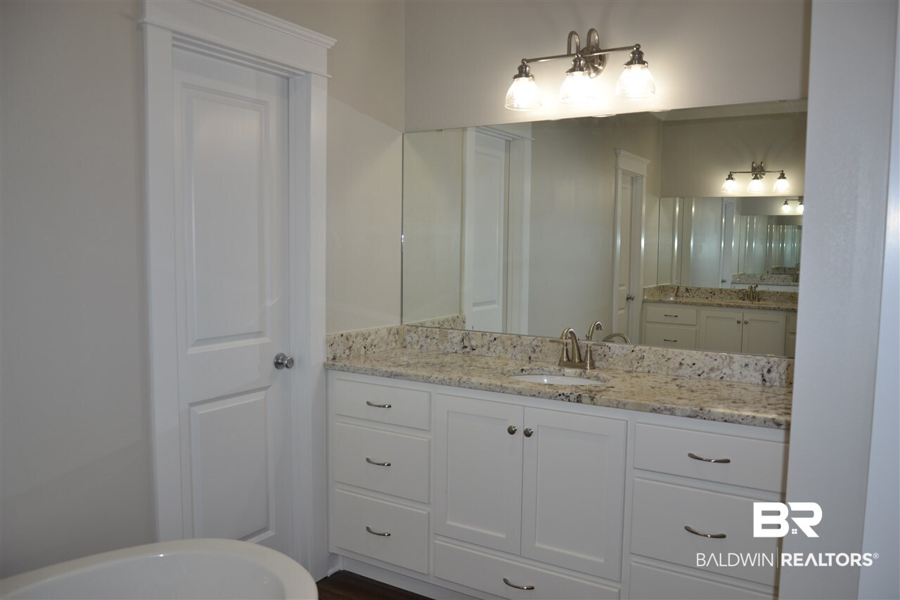 25264 Spindle Lane Daphne, AL 36526 - Photo 11 of 18 Master bath