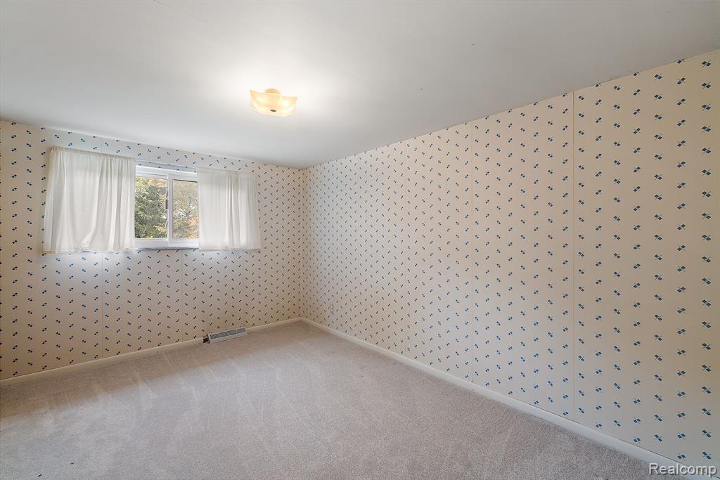 10001 Ellis Road Clarkston, MI 48348 - Photo 60 of 85