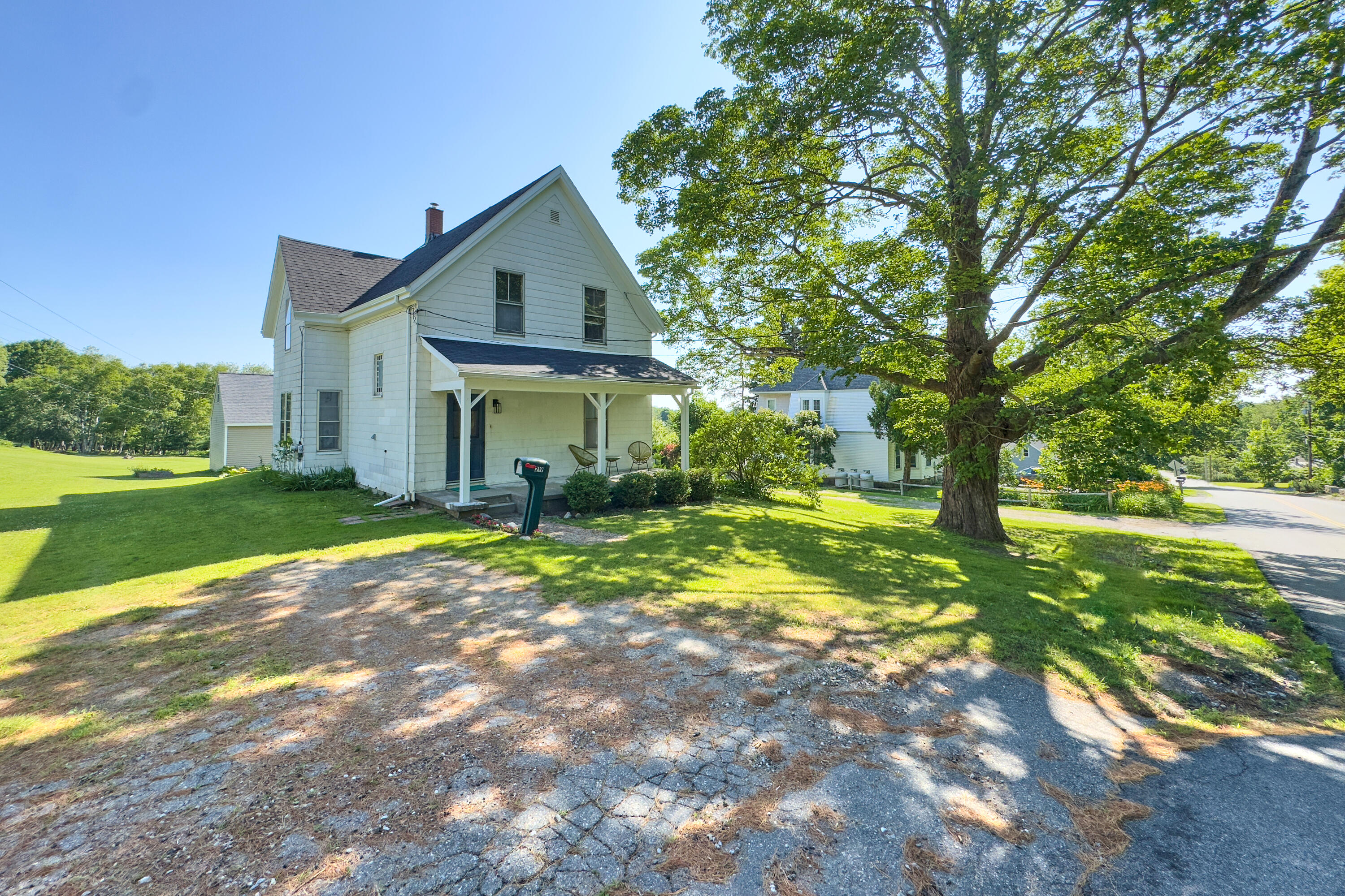 219 Talbot Ave Front