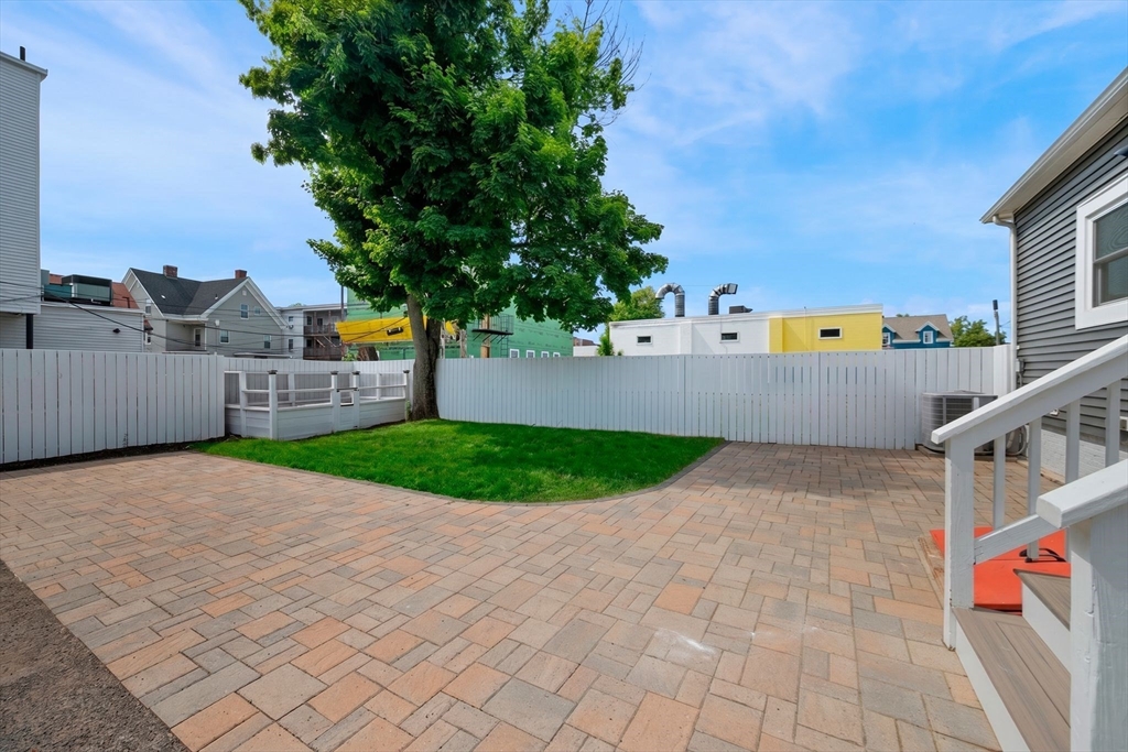 8 Chestnut Street Lynn, MA 01902 - Photo 32 of 39