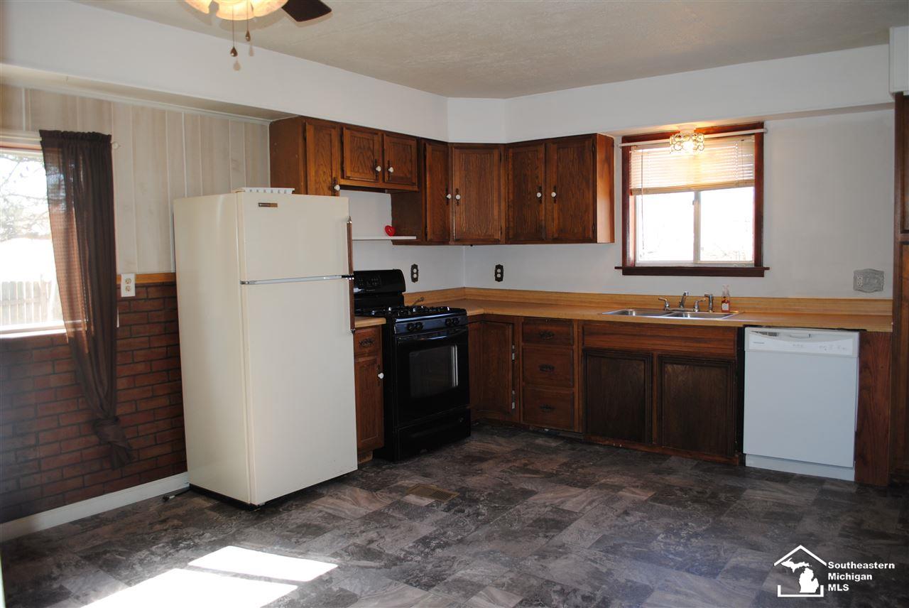 774 Rambow Drive Monroe, MI 48161 - Photo 4 of 28 50036785-3.JPG