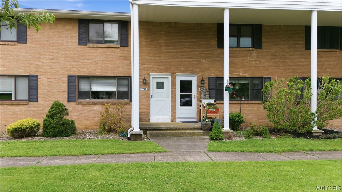 1717 Orchard Park Road West Seneca, NY 14224 - Photo 2 of 30
