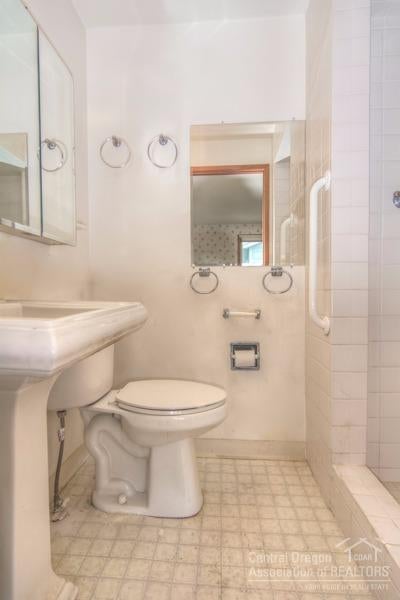 1046 Southwest 13th Street Redmond, OR 97756 - Photo 23 of 25 Gallery Image 23