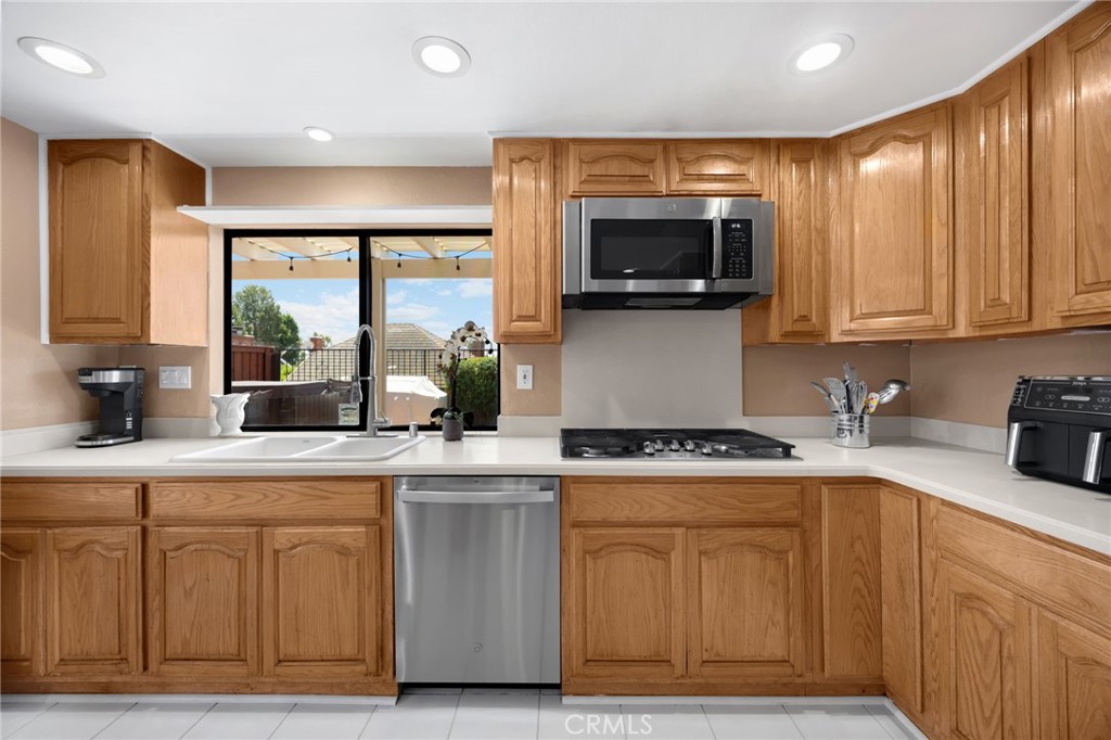 2226 Shadetree Circle Brea, CA 92821 - Photo 10 of 36