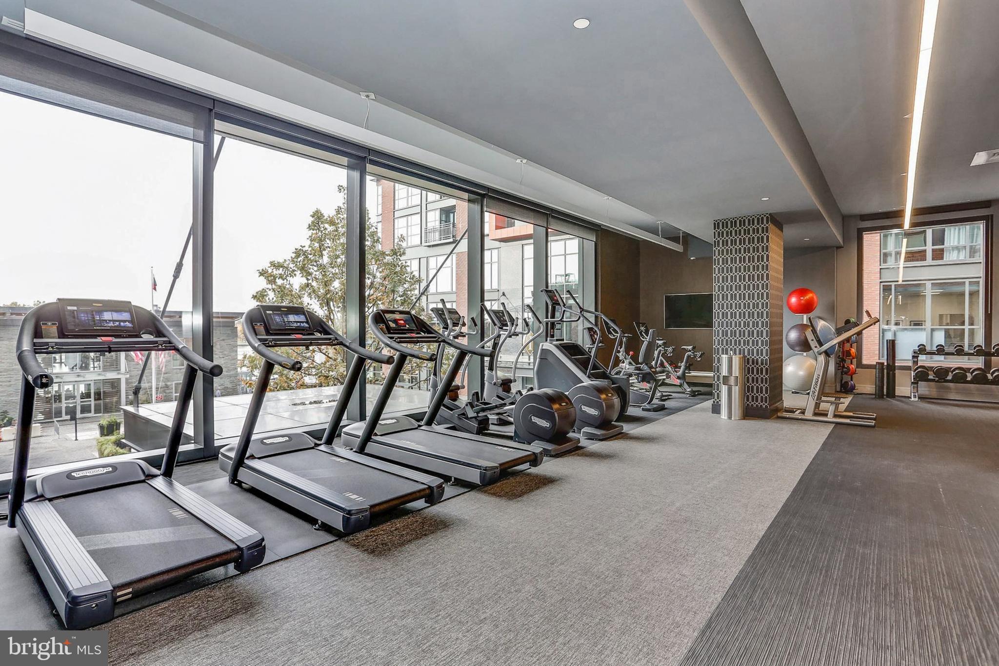 45 Sutton Square Southwest, Unit 509 Washington, DC 20024 - Photo 21 of 26 Building gym