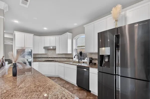 $3,200 | 1630 Mahan Drive, Richmond, TX 77406