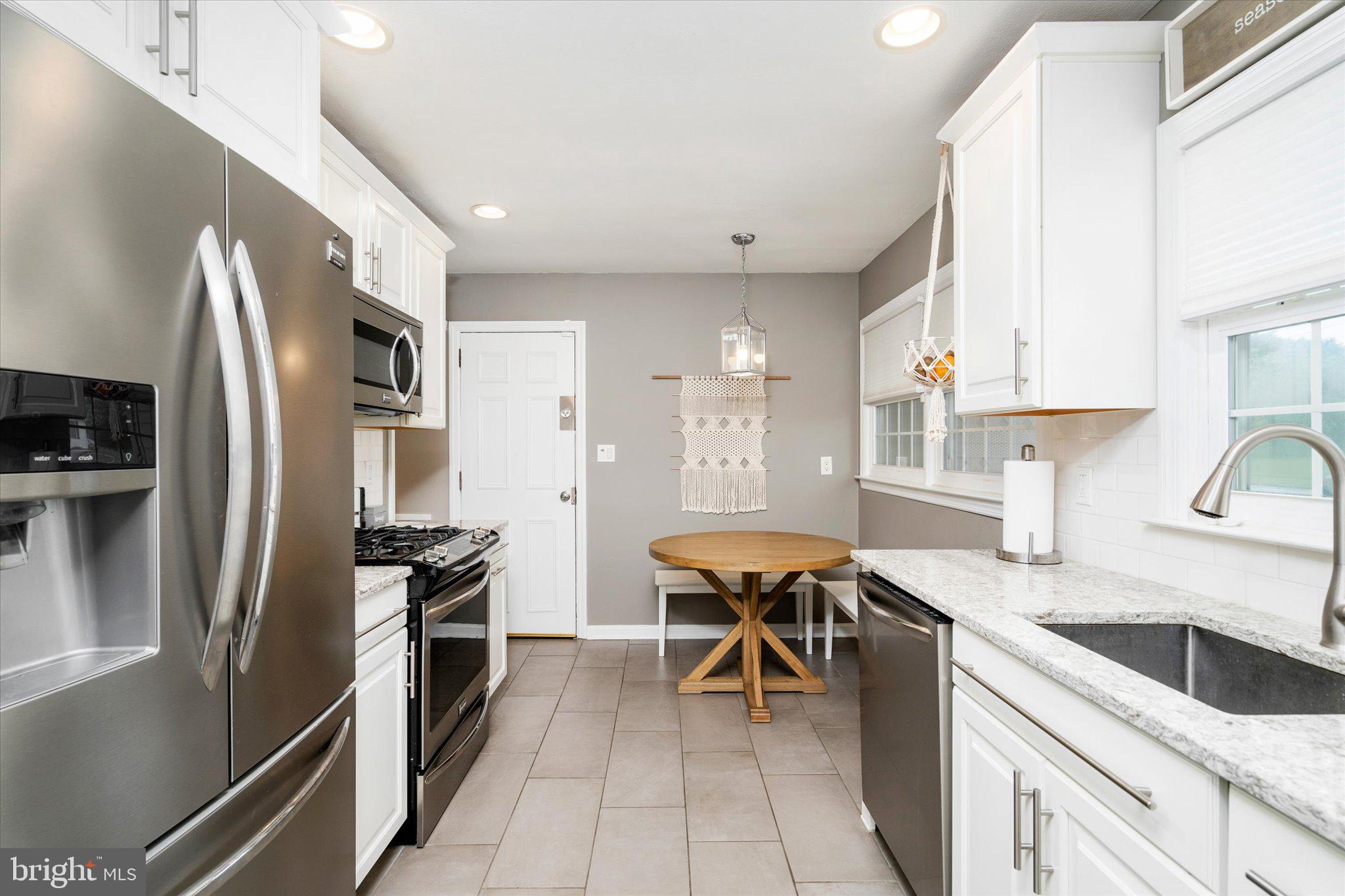 442 Paxson Avenue Hamilton, NJ 08690 - Photo 12 of 33