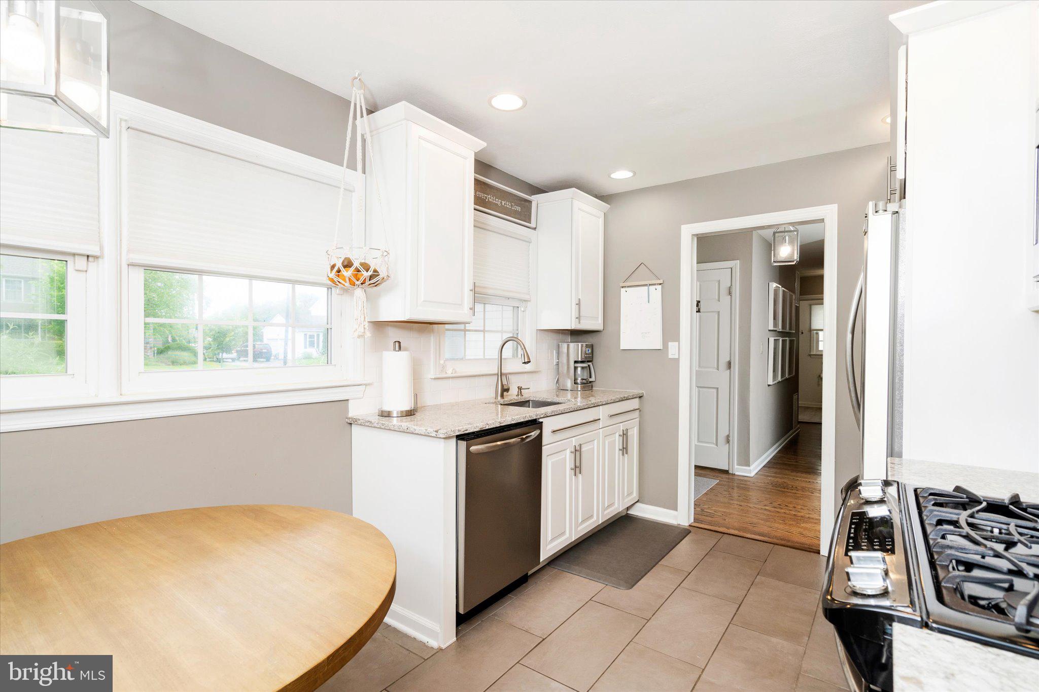 442 Paxson Avenue Hamilton, NJ 08690 - Photo 15 of 33