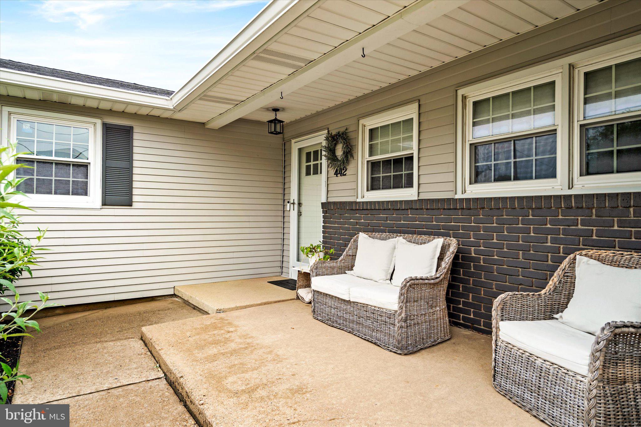 442 Paxson Avenue Hamilton, NJ 08690 - Photo 4 of 33