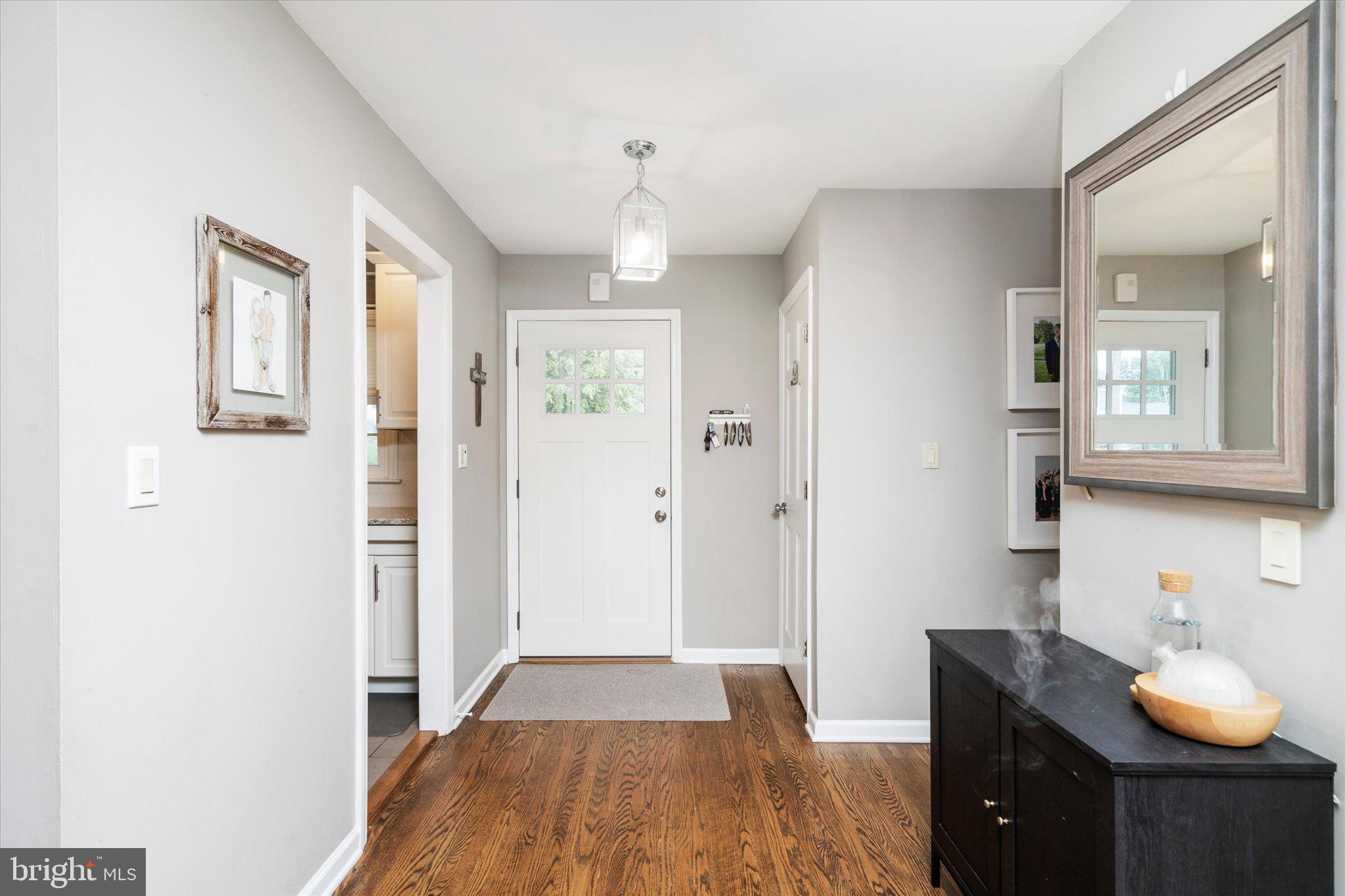 442 Paxson Avenue Hamilton, NJ 08690 - Photo 6 of 33