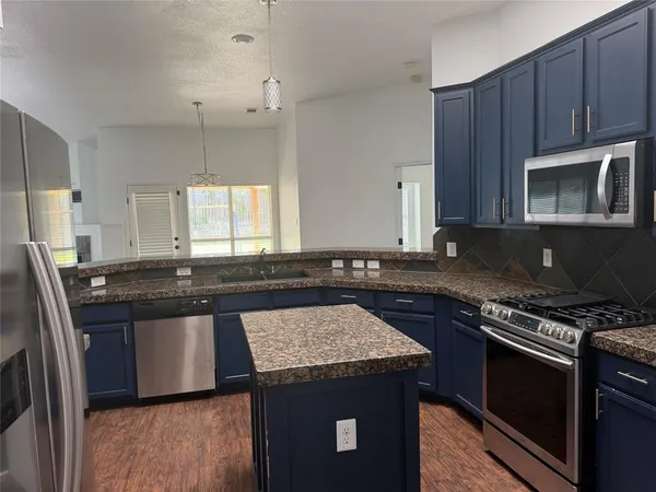 $2,500 | 7123 Lake Hill Trail, Sachse, TX 75048
