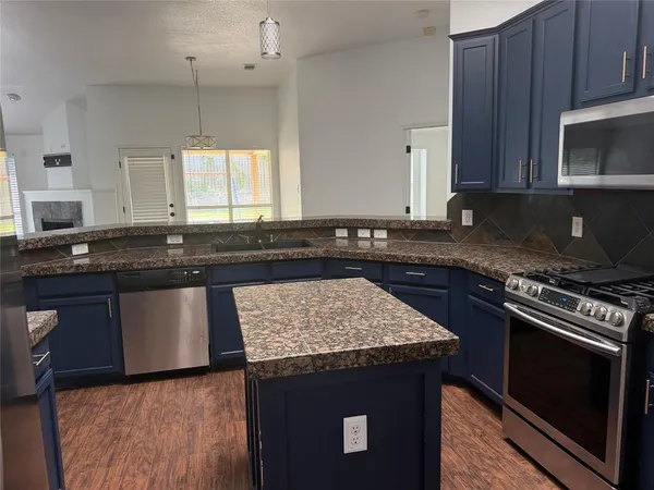 $2,500 | 7123 Lake Hill Trail, Sachse, TX 75048