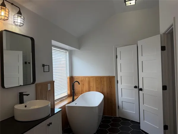 $2,500 | 7123 Lake Hill Trail, Sachse, TX 75048