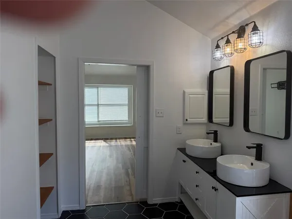 $2,500 | 7123 Lake Hill Trail, Sachse, TX 75048