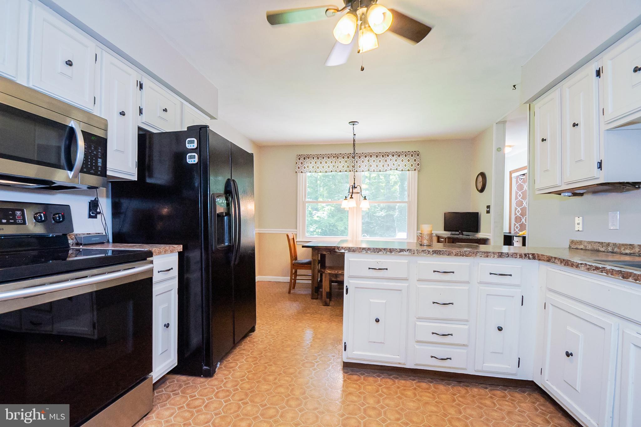 231 Rhett Lane Elkton, MD 21921 - Photo 12 of 40 Open kitchen area with breakfast room