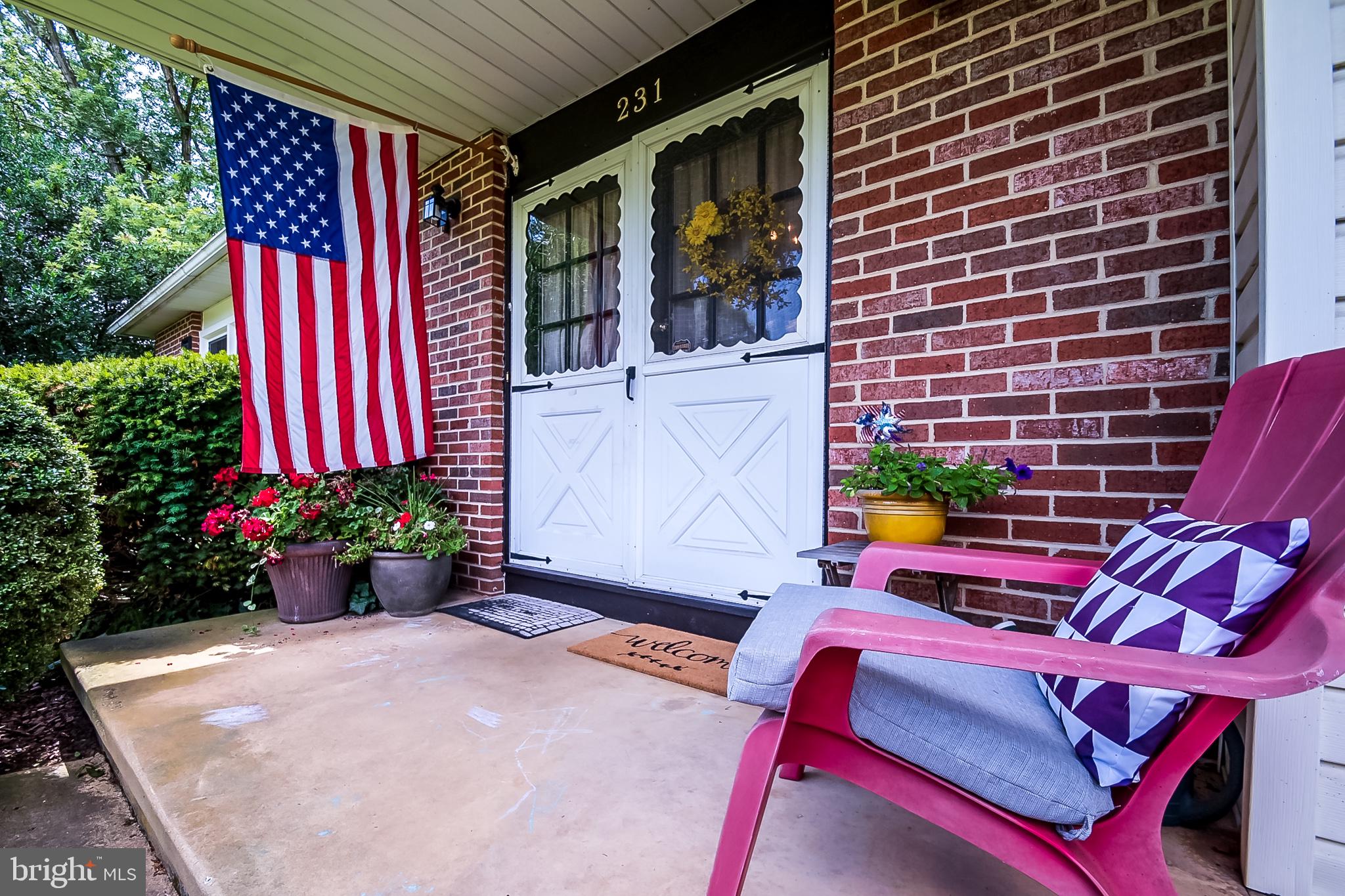231 Rhett Lane Elkton, MD 21921 - Photo 4 of 40 Classic, double entry doors
