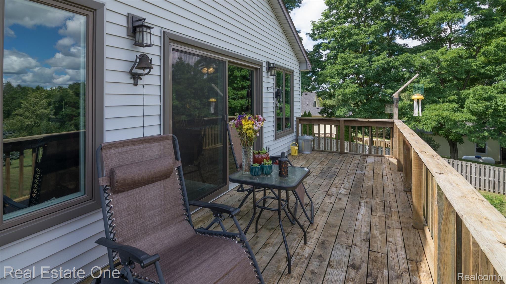 13665 Hibner Road Hartland, MI 48353 - Photo 36 of 60 DECK OFF GREAT ROOM & KITCHEN.jpg
