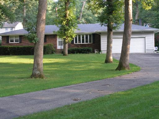 867 Riverside Drive Dixon, IL 61021 - Photo 1 of 1