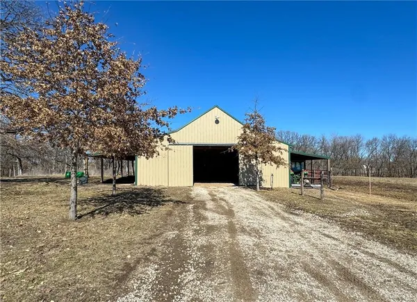 $1,199,000 | 29721 South Hess Road, Harrisonville, MO 64701