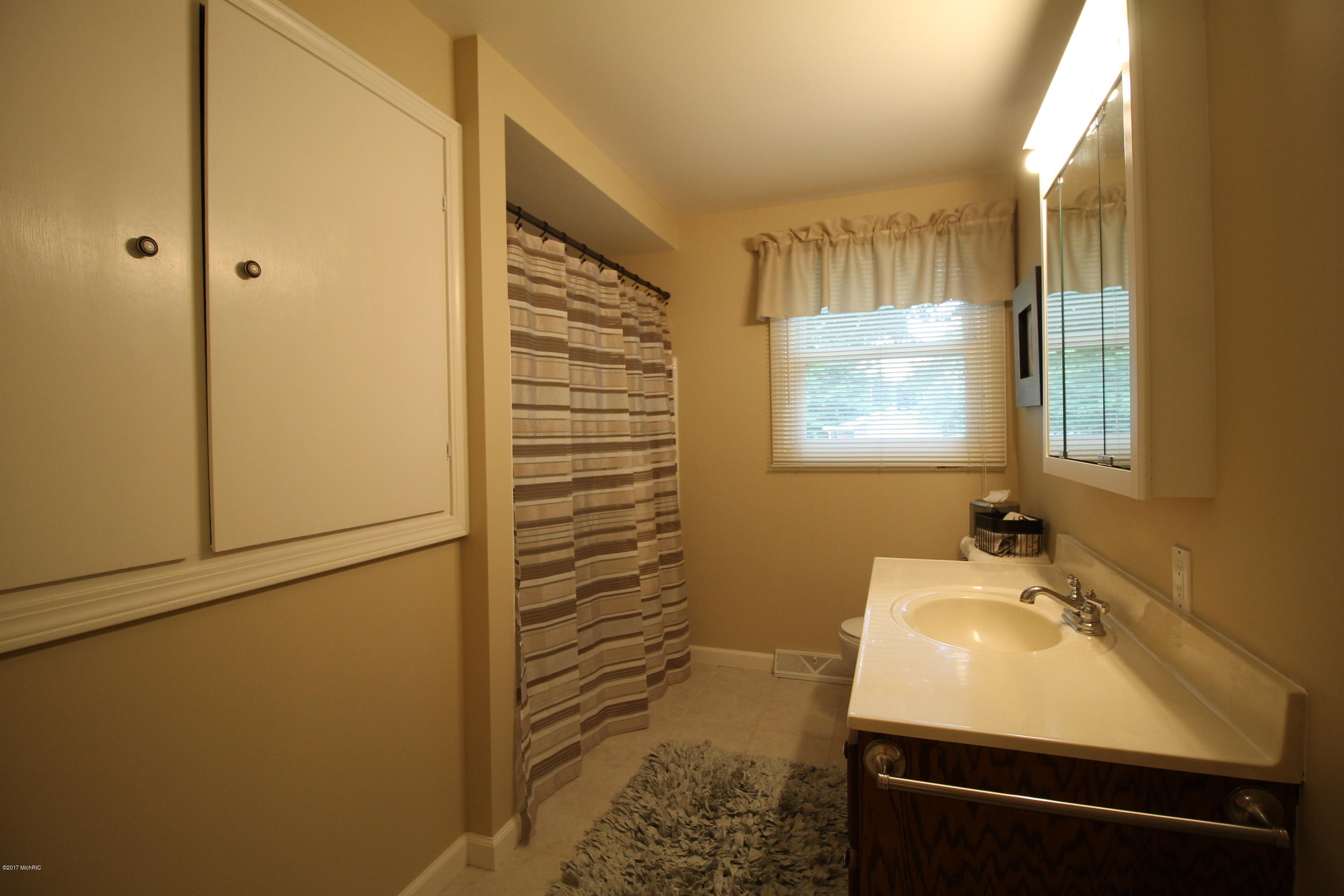 7850 Ridgewood Drive Jenison, MI 49428 - Photo 10 of 25 IMG_1375