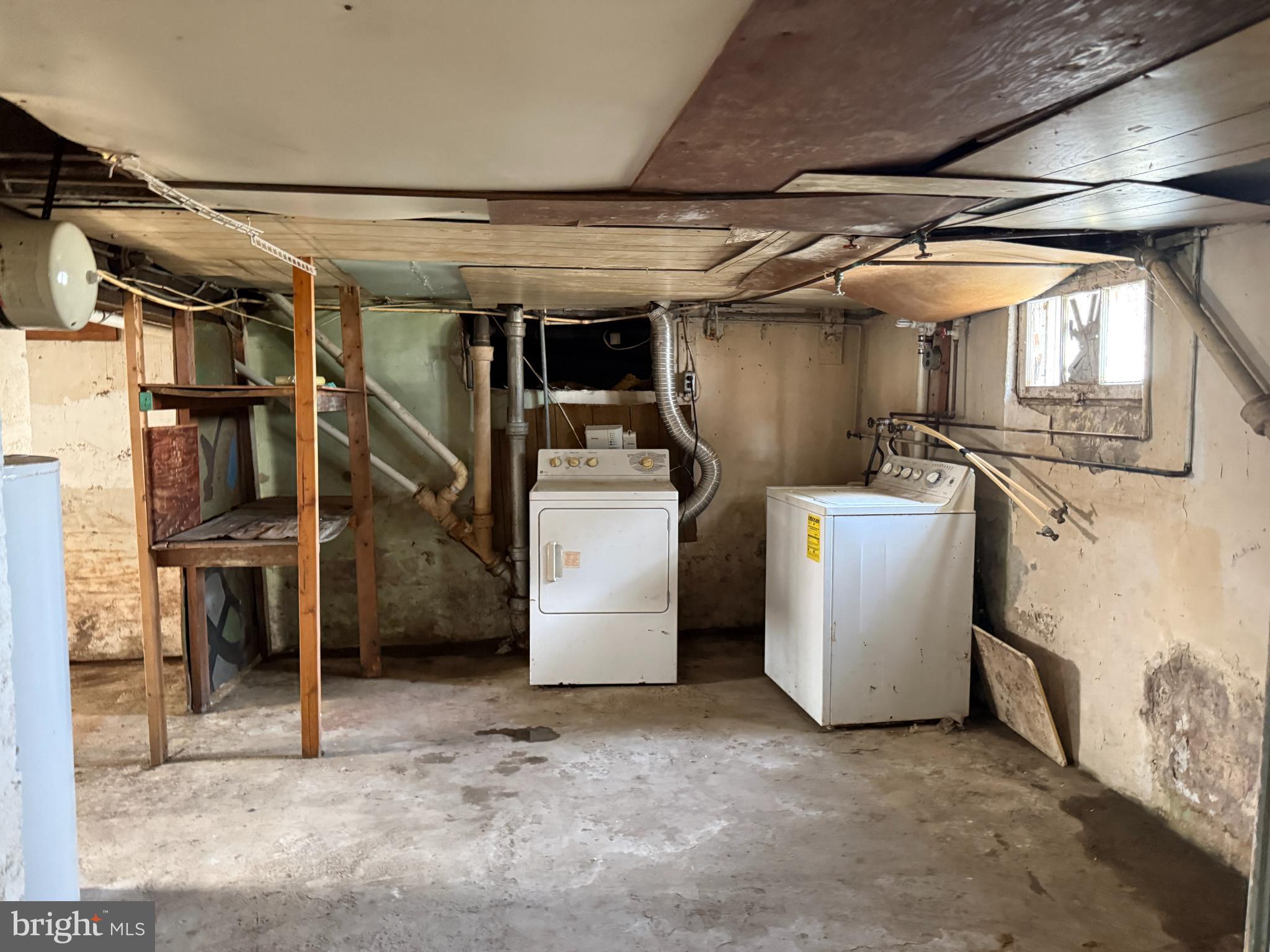 900 North Point Road Baltimore, MD 21224 - Photo 6 of 12 a view of a storage & utility room