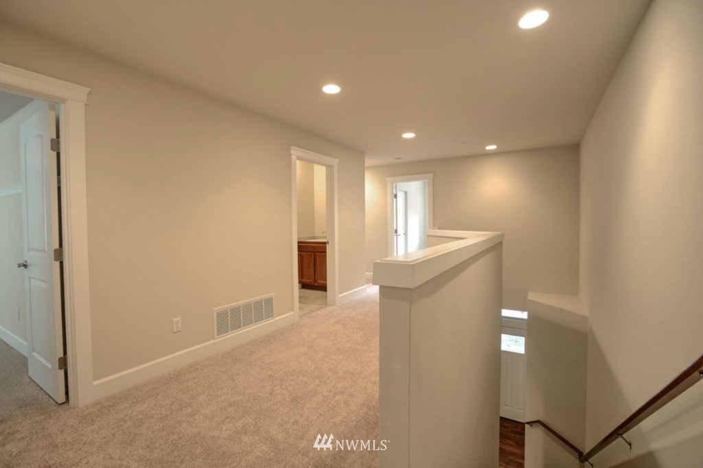512 Union Avenue Northeast, Unit D Renton, WA 98059 - Photo 11 of 25 Gallery Image 11