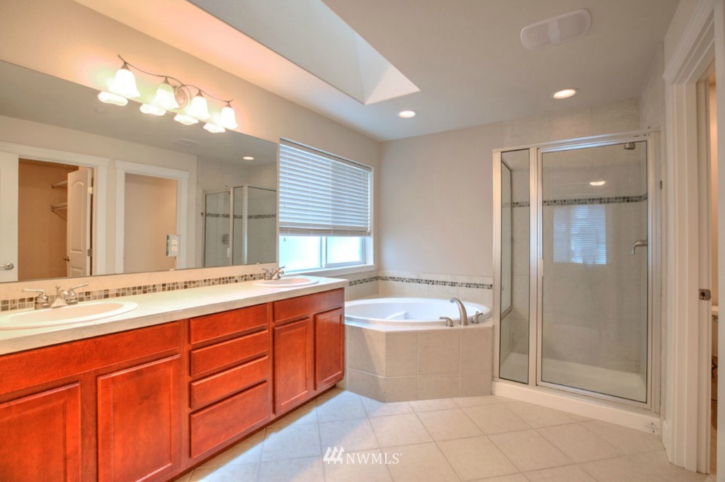 512 Union Avenue Northeast, Unit D Renton, WA 98059 - Photo 14 of 25 Gallery Image 14
