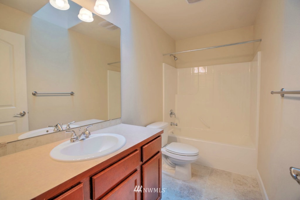 512 Union Avenue Northeast, Unit D Renton, WA 98059 - Photo 20 of 25 Gallery Image 20