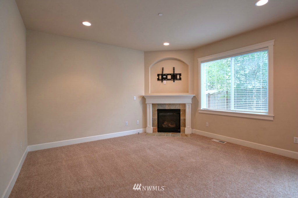 512 Union Avenue Northeast, Unit D Renton, WA 98059 - Photo 6 of 25 Gallery Image 6