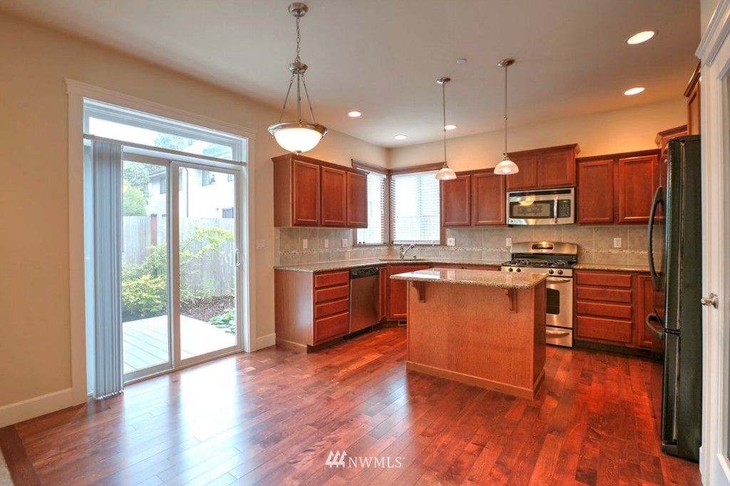 512 Union Avenue Northeast, Unit D Renton, WA 98059 - Photo 7 of 25 Gallery Image 7