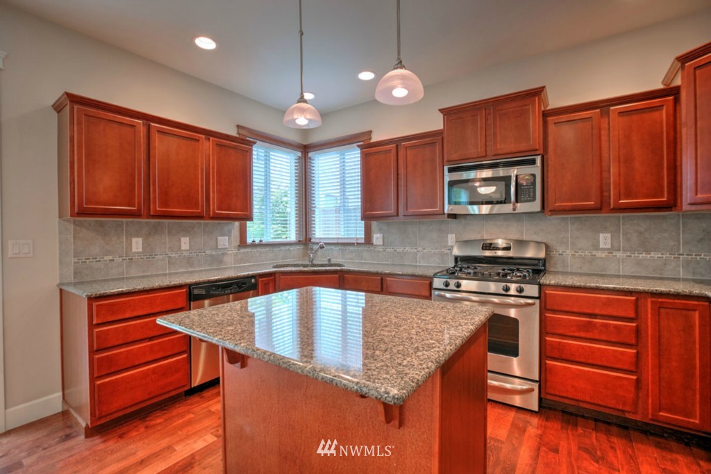 512 Union Avenue Northeast, Unit D Renton, WA 98059 - Photo 9 of 25 Gallery Image 9