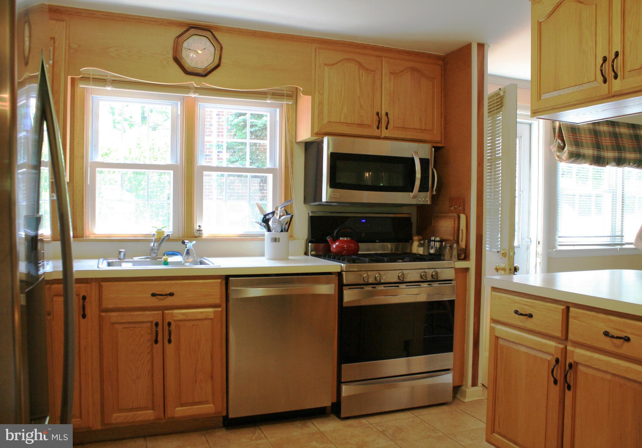 815 Shelley Road Baltimore, MD 21286 - Photo 27 of 30 Kitchen