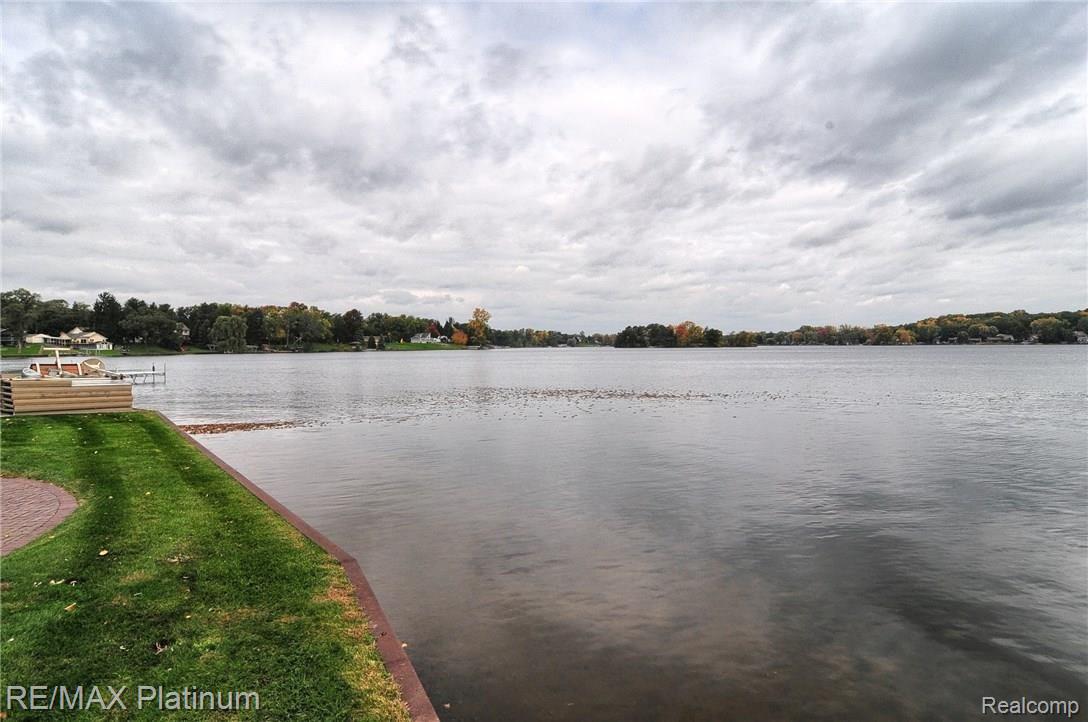 8365 Hilton Road Brighton, MI 48114 - Photo 50 of 54 Lake_2nd_View.jpg