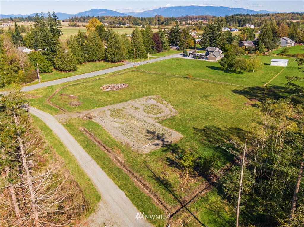 13380 Marihugh Road Mount Vernon, WA 98273 - Photo 3 of 28 Gallery Image 3