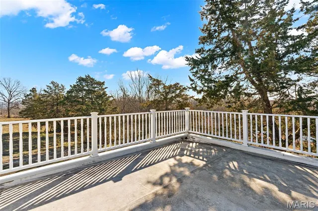 $925,000 | 100 Little White Oak Road, New Haven, MO 63068