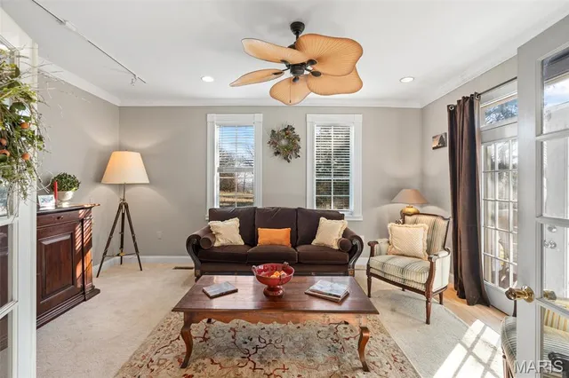 $925,000 | 100 Little White Oak Road, New Haven, MO 63068