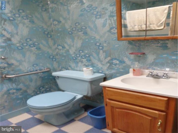 4207 Greenmount Road Philadelphia, PA 19154 - Photo 17 of 25 Bathroom