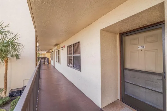 $2,300 | 5400 Park Street North, Unit 209, St. Petersburg, FL 33709